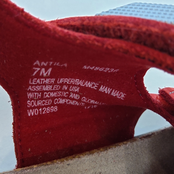 MUNRO red leather sandals adjustable straps - Picture 4 of 8